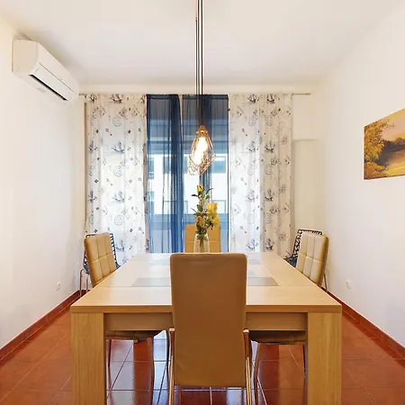 Trindade Centre * 포르투