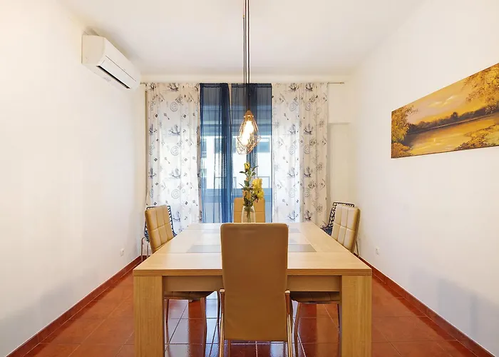 Trindade Centre * 波尔图